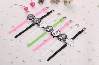 深圳市廣晟世紀電子科技 專業供應LED表、成表、機芯及兒童硅膠手表